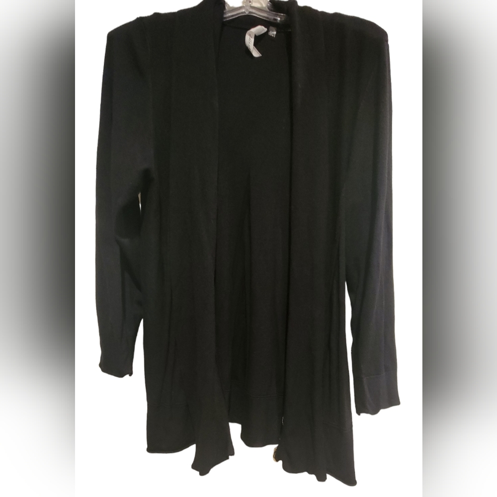 Like new NY Collection black sweater. 1X.